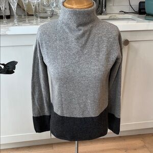 In Cashmere Light Gray and Charcoal colourblock mock Turtleneck Sweater